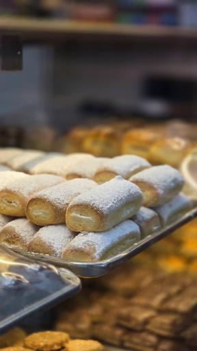 عکس کافه شیرینی ری‌را