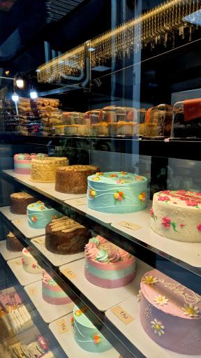 عکس کافه شیرینی ری‌را