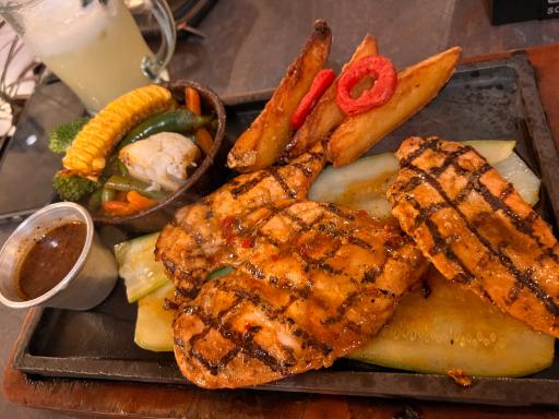 عکس رستوران تی رکس