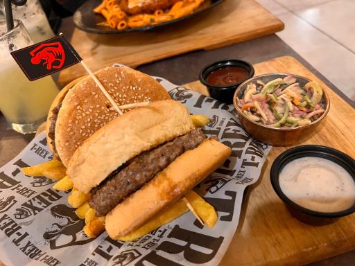 عکس رستوران تی رکس