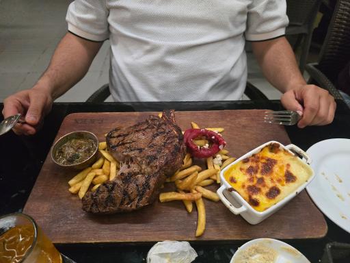 عکس رستوران تی رکس