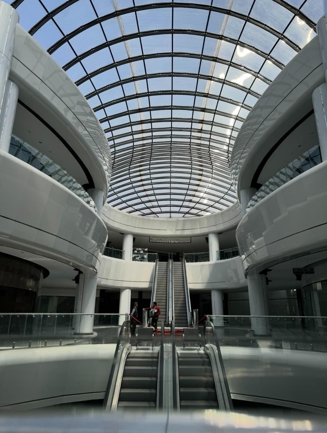 عکس پردیس سینمایی آگرین