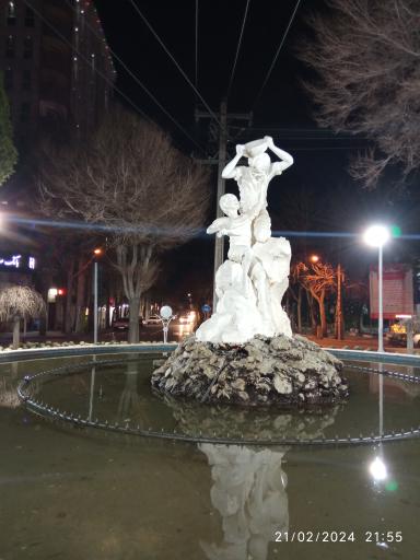 عکس مجمسه میدان بهار