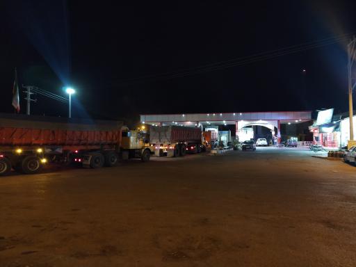 عکس پمپ بنزین جندق