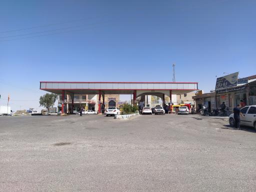 عکس پمپ بنزین جندق