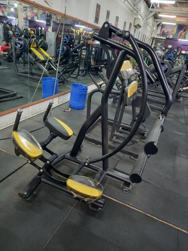 باشگاه بدنسازی برادران هاشمی