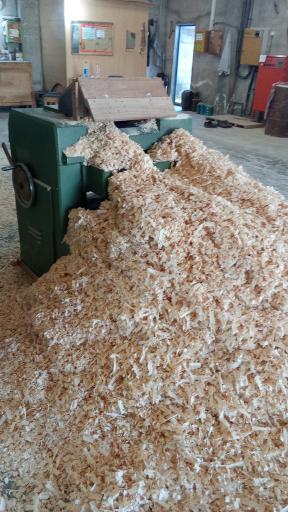 عکس کارخانه چوبری و چوب فروشی حسن رحمان طلب 