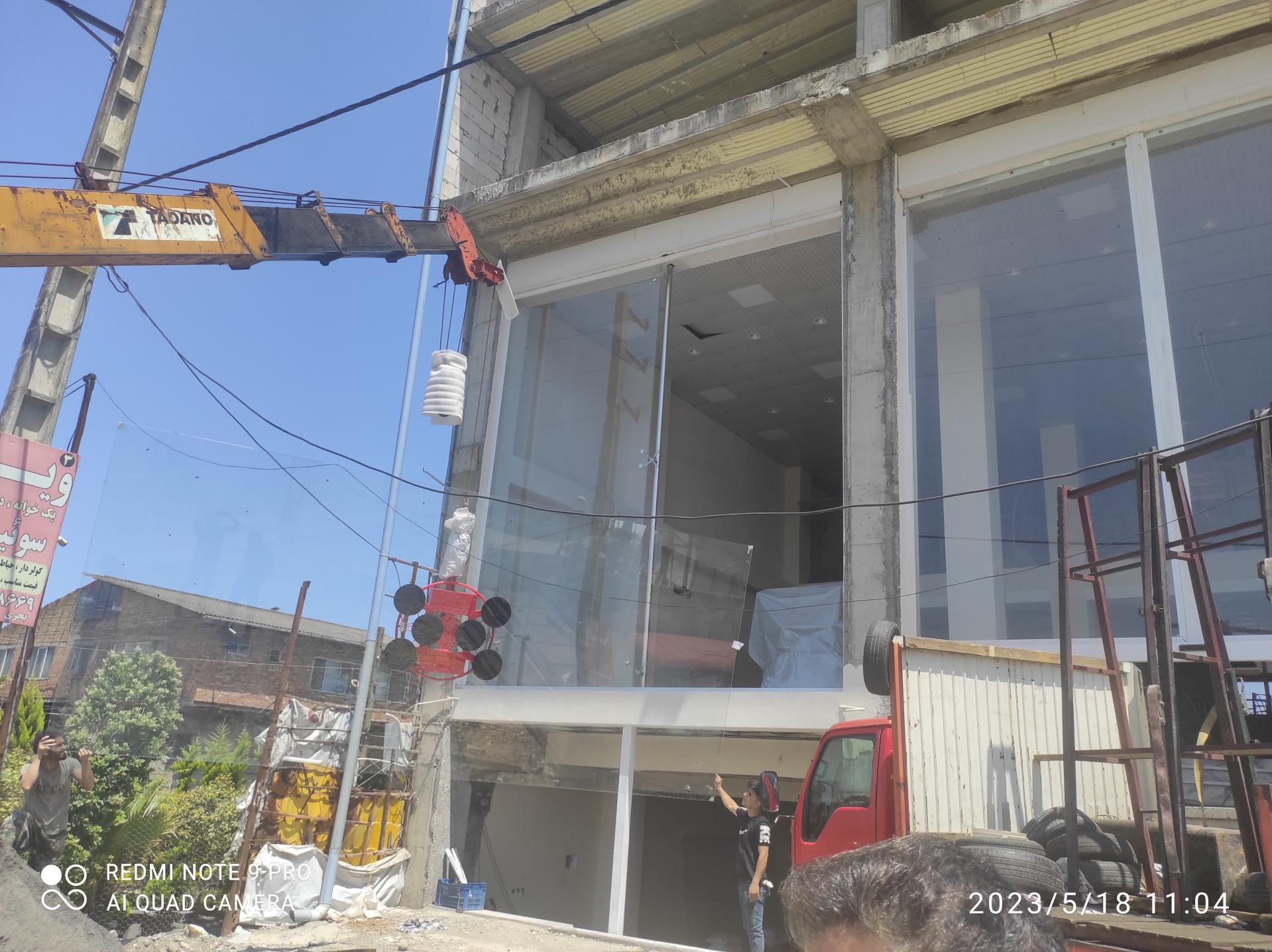 عکس شیشه بری و کرکره سازی افراز 