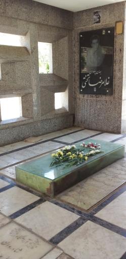 عکس آرامگاه جهان پهلوان تختی