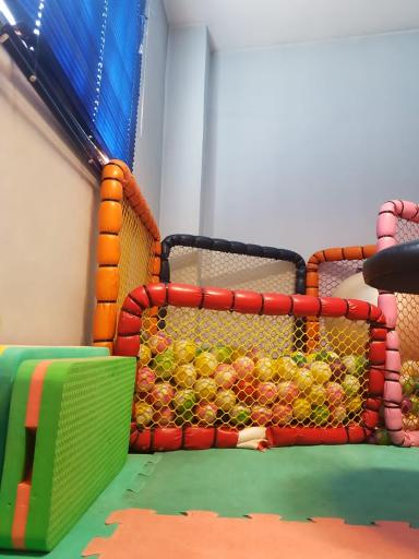 عکس کلینیک کاردرمانی و گفتاردرمانی نیکان