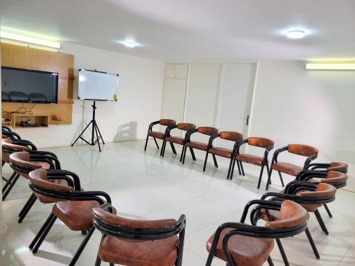 عکس کلینیک تخصصی روانشناسی و مشاوره پویش