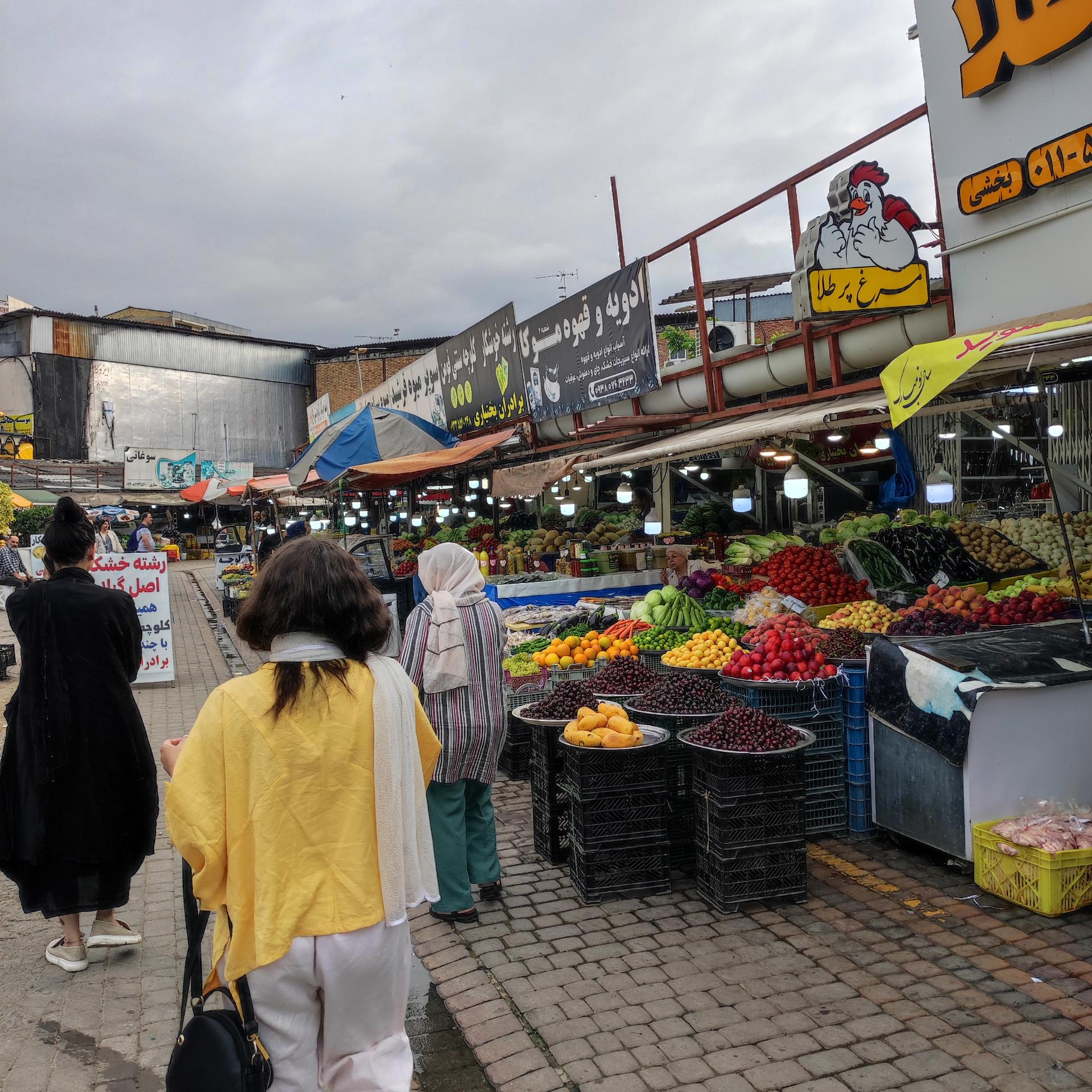 عکس بازارروز نوشهر