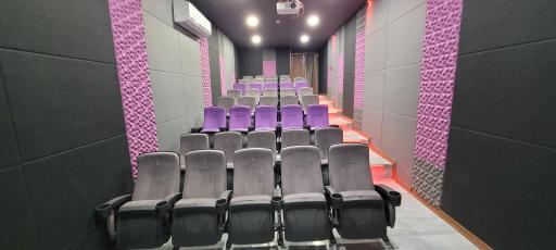 عکس پردیس سینمایی مهر گنبد