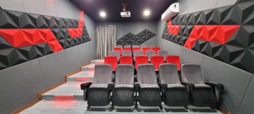 عکس پردیس سینمایی مهر گنبد