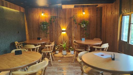 عکس کافی‌شاپ کافمون