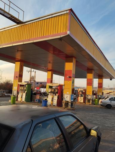 عکس جایگاه سوخت (CNG و بنزین)