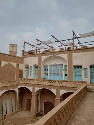 عکس کارگاه و فروشگاه صنایع دستی خونه نقلی