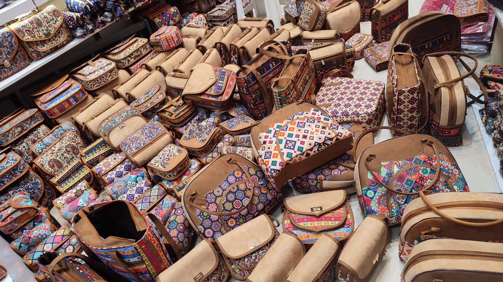 عکس فروشگاه کیف