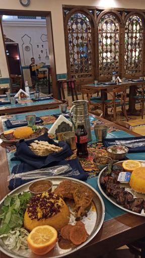 عکس رستوران پنج دری