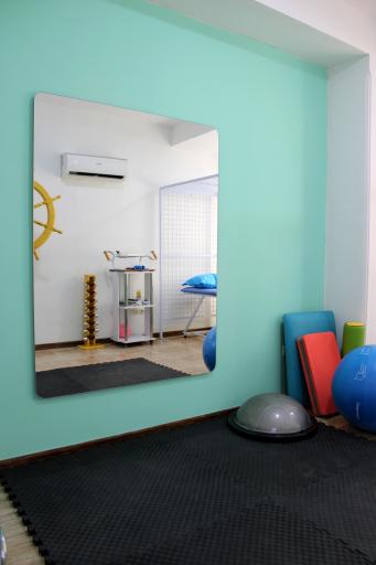 عکس فیزیوتراپی نرگس ایمانی