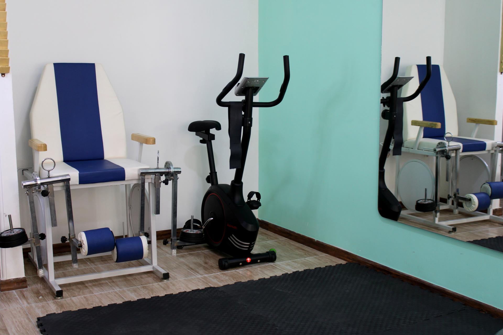 عکس فیزیوتراپی نرگس ایمانی