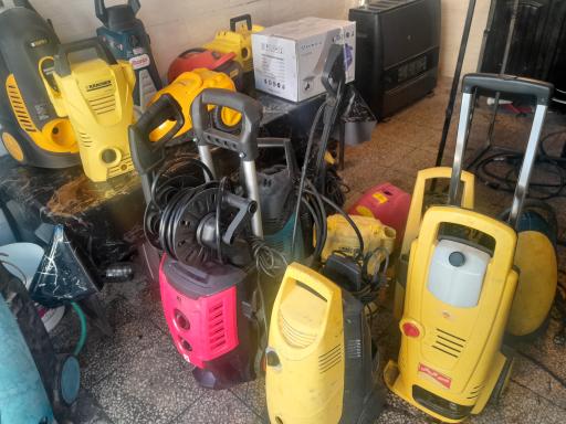 عکس تعمیرکارواش پدرام