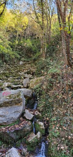 عکس آبشار آب پری