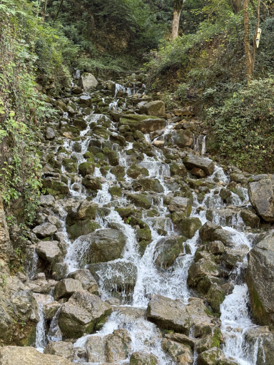 عکس آبشار آب پری