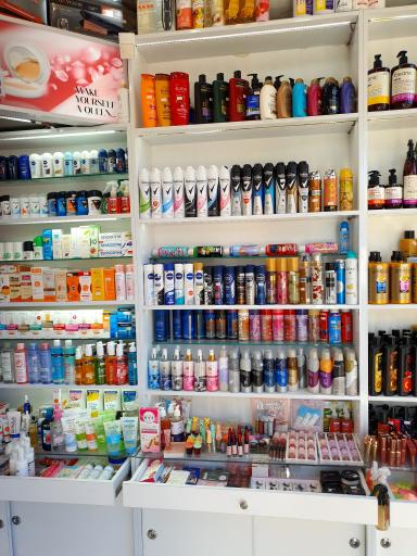 عکس فروشگاه آرایشی ماهرو