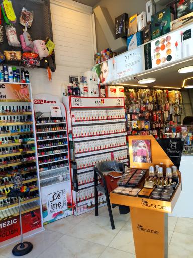 عکس فروشگاه آرایشی ماهرو