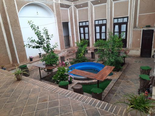 عکس هتل سنتی شاخه نبات