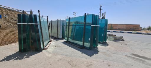 عکس شیشه بری وقاب سازی