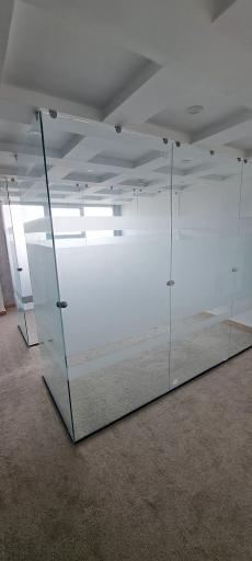 عکس شیشه بری وقاب سازی