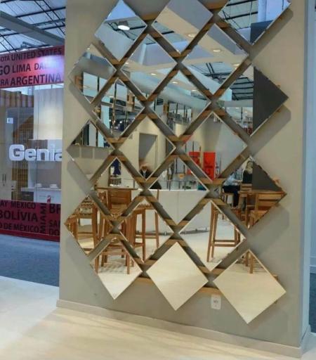 عکس شیشه بری وقاب سازی