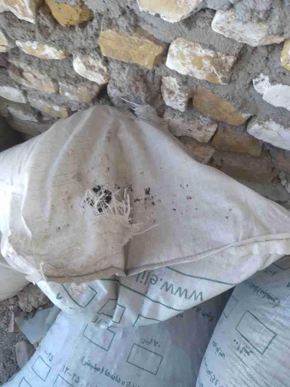 عکس مصالح ساختمانی و پخش پوکه شهابی