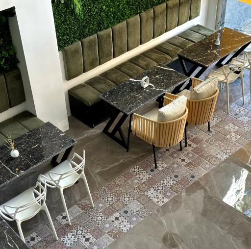 کافه خیابان دهم