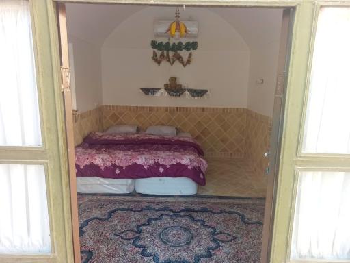 عکس هتل سنتی شاخه نبات