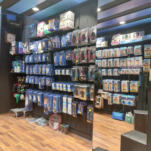 عکس فروشگاه لوازم ورزشی مشعل