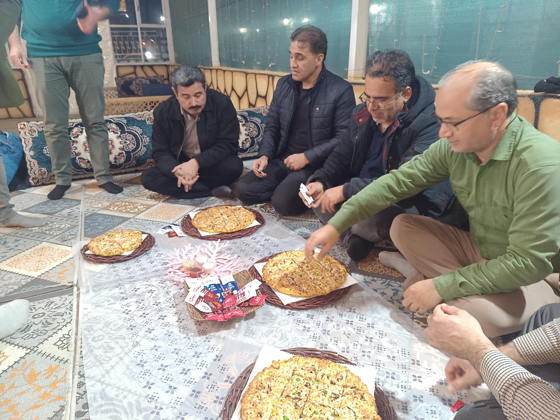 عکس پیتزا شبدیز