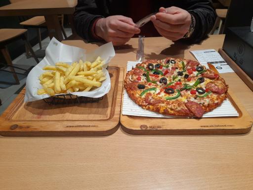 عکس رستوران زنجیره‌ای شیلا