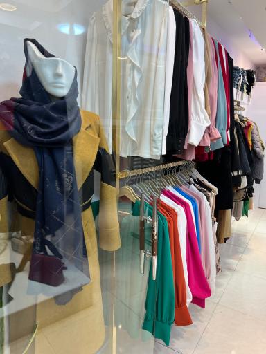 عکس گالری پوشاک هیوا