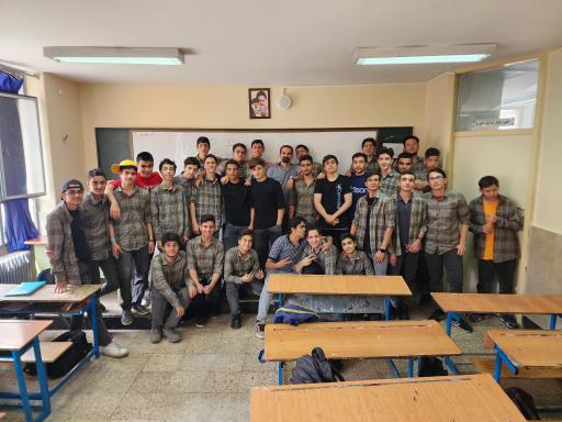 عکس دبیرستان پسرانه بادامچی