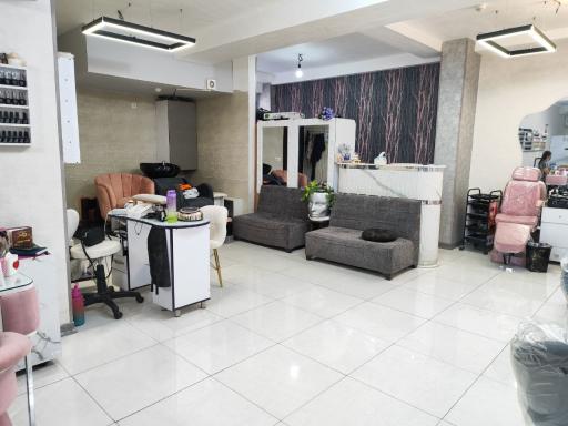 عکس سالن زیبایی گل رو