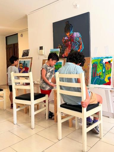 عکس استودیو هنری باغچه