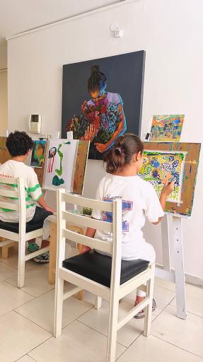 عکس استودیو هنری باغچه