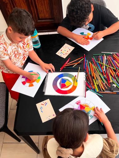 عکس استودیو هنری باغچه