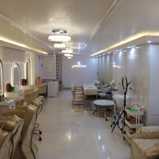 عکس سالن زیبایی جواهر