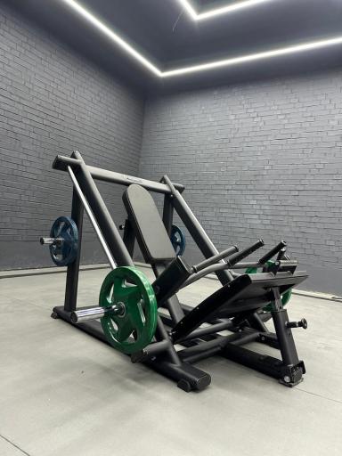 عکس کارخانه دستگاه بدنسازی آسمان فیتنس