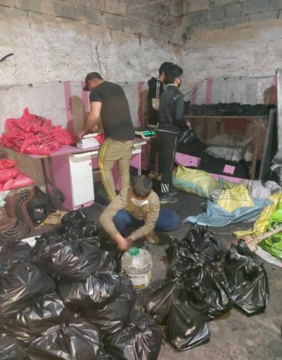 عکس پخش ذغال و دخانیات دایی غلام