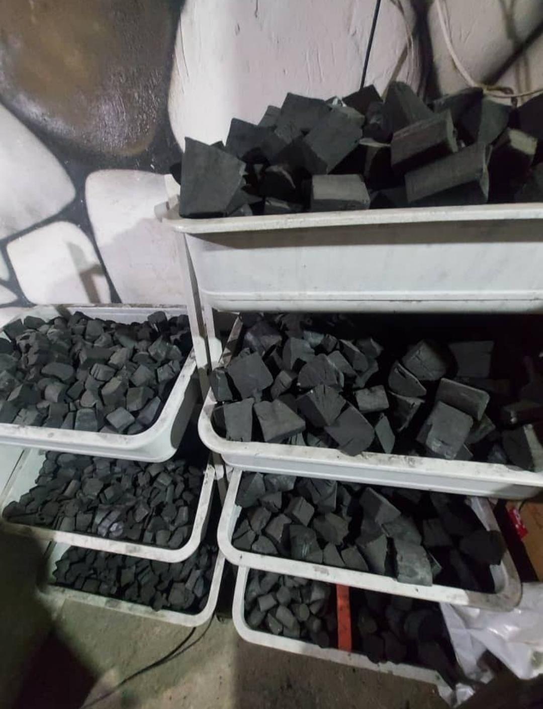 عکس پخش ذغال و دخانیات دایی غلام